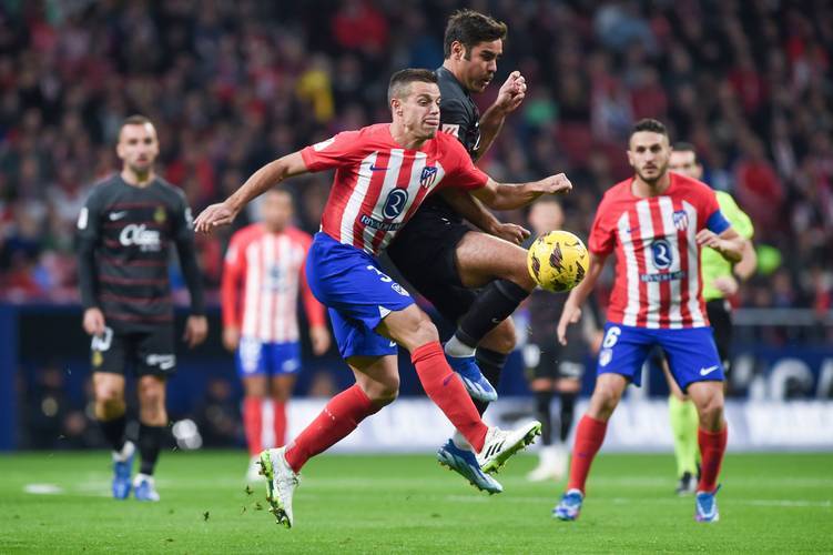 为何胡明轩投篮像“拧麻花”？ 胡明轩投篮因整体发力卡顿（胡明轩投篮像在拧麻花？症结是整体发力不连贯）