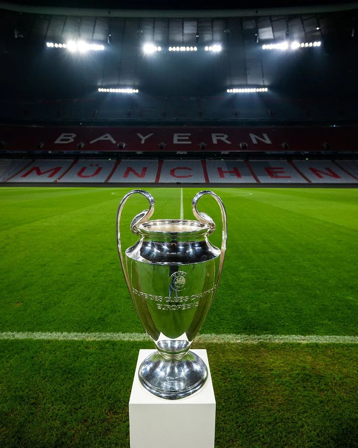 客场作战依然踢得从容（客场征战依旧从容不迫）