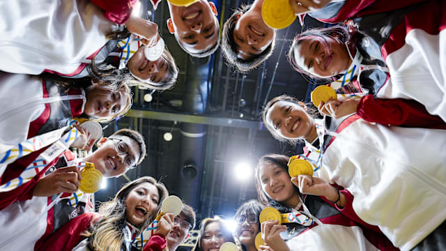 官方：刘殿座当选2025赛季中超最佳守门员，本赛季中超实现10次零封（官方宣布：刘殿座荣膺2025赛季中超最佳门将，本季斩获10场零封）