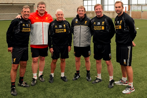 躺着进球，热那亚前锋科隆博在倒地情况下一脚完成破门（倒地一脚！热那亚前锋科隆博卧射破门）