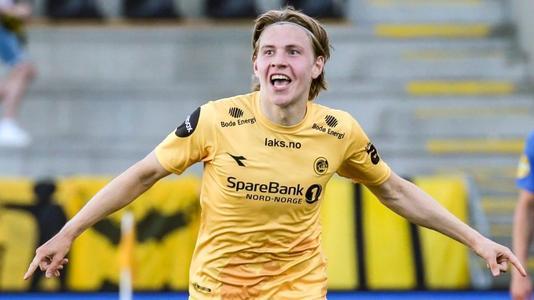 拉美媒体：拜仁、曼联、马竞追逐厄瓜多尔17岁中场卡斯蒂略（拉媒：拜仁、曼联与马竞竞逐厄瓜多尔17岁中场新星卡斯蒂略）