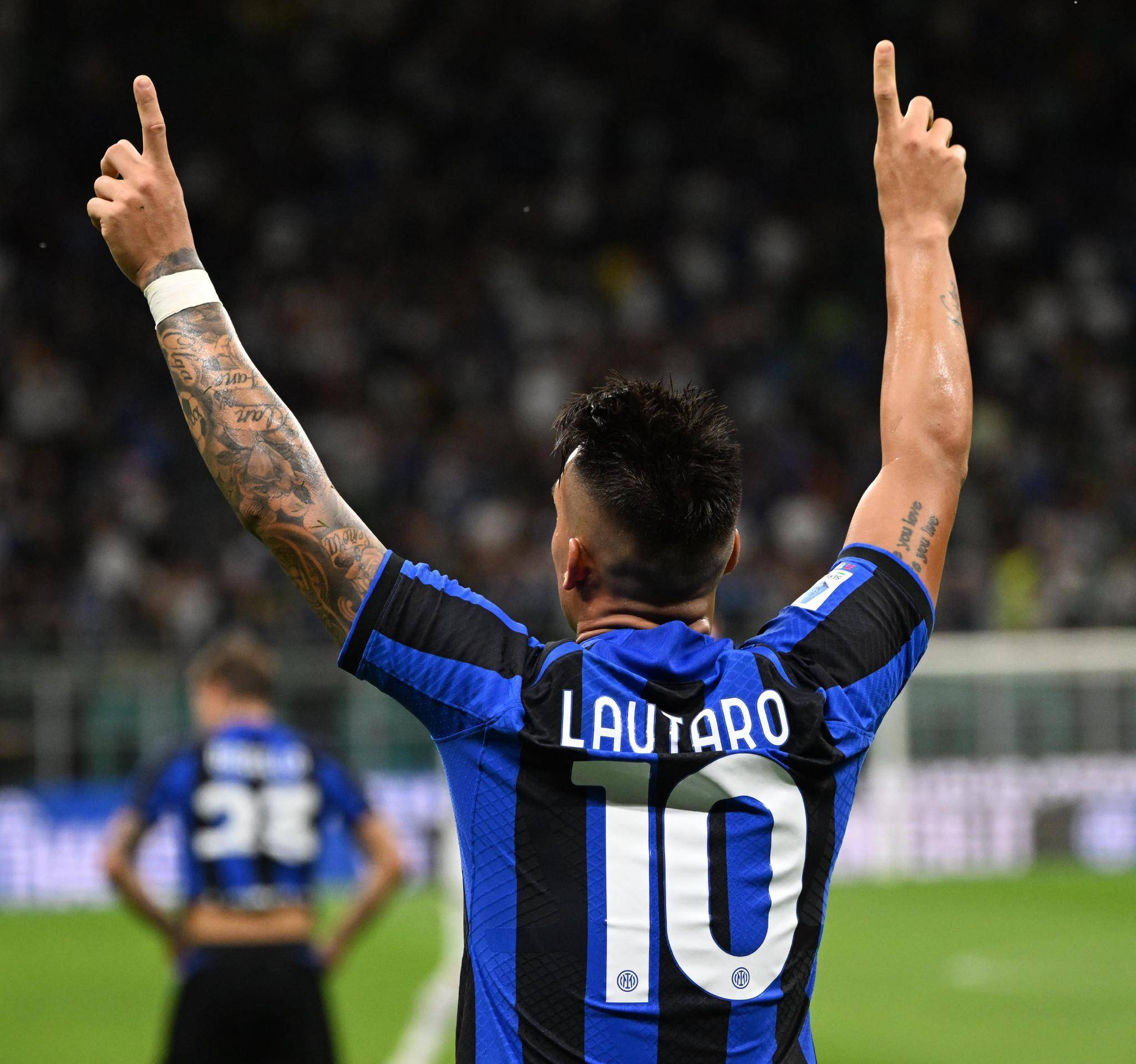 图片报：戴维斯即将复出，穆西亚拉预计明年初回归（《图片报》：戴维斯伤愈在即，穆西亚拉有望明年年初归队）