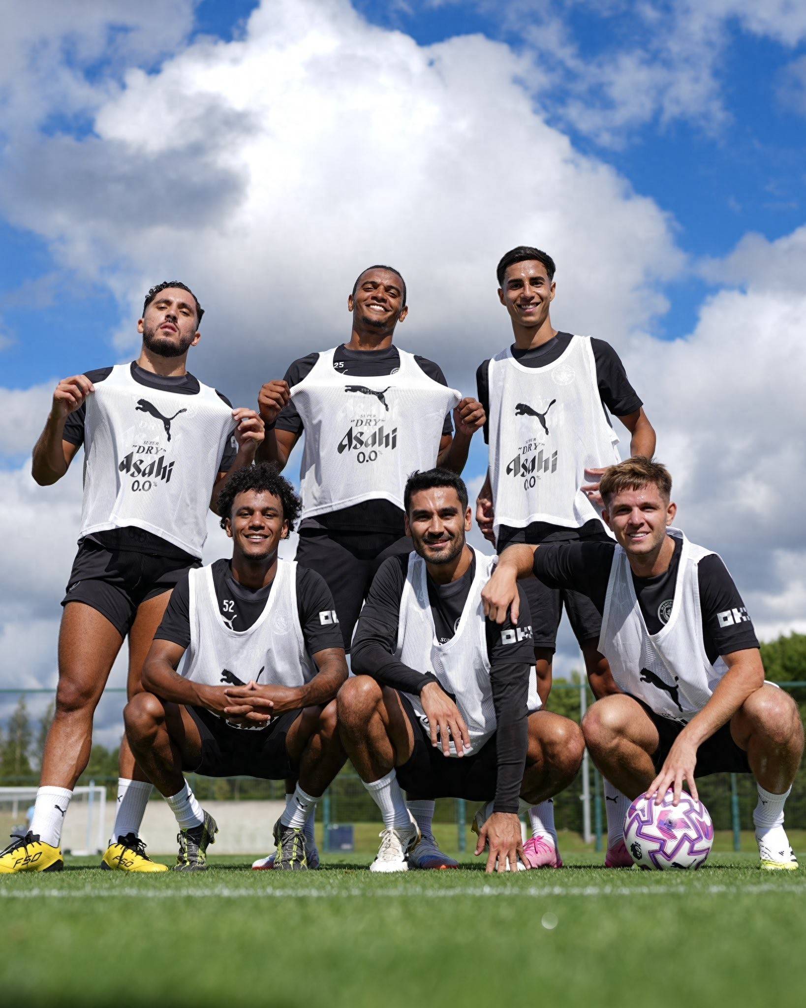 媒体人：玉昆接近签约前浙江队主帅乔迪，还相中一名巴西前腰（据媒体人透露，玉昆接近签下前浙江主帅乔迪，并锁定一名巴西前腰）