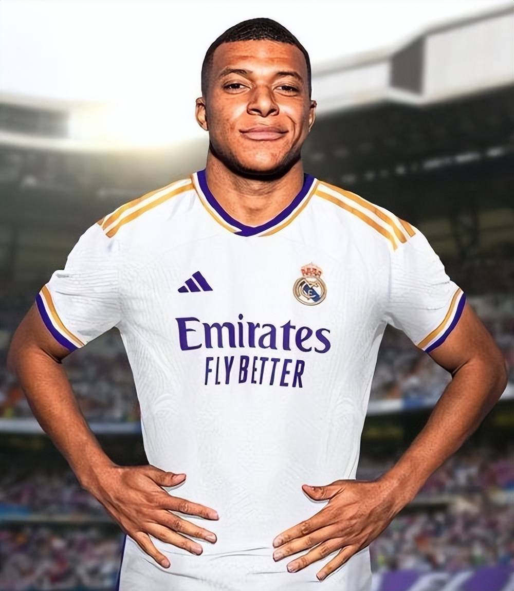 库蒂尼奥为小儿子庆祝生日，一家人身穿他效力过球队的球衣（库蒂尼奥为幼子庆生，全家穿上他曾效力球队的球衣）