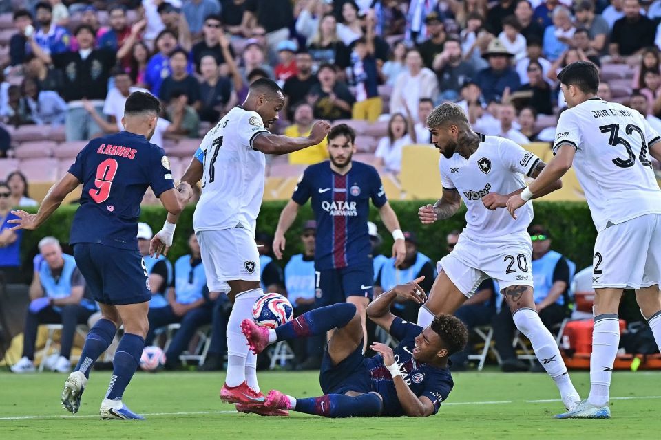 亚足联官方：中国承办2027年U20亚洲杯，比赛计划27年3月举行（亚足联官宣：U20亚洲杯花落中国，赛事将于2027年3月举行）