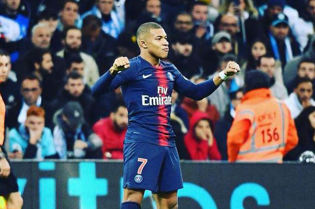 TA：曼城明夏可能签右后卫和右边锋，他们仍在关注利夫拉门托（TA：曼城或于明夏补强右后卫与右边锋位置，持续关注利夫拉门托）