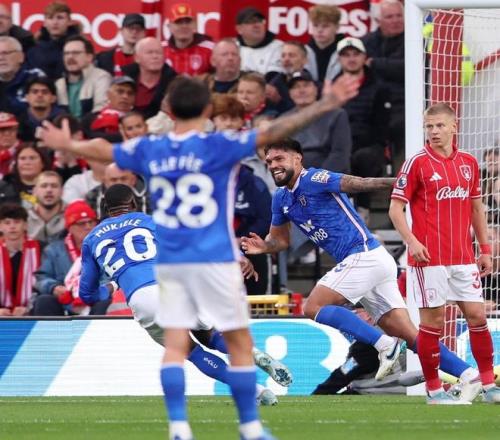 德天空：聚勒、厄兹詹和格罗斯明夏将离队，多特想续约布兰特（德天空：聚勒、厄兹詹、格罗斯预计明夏离队，多特寻求与布兰特续约）