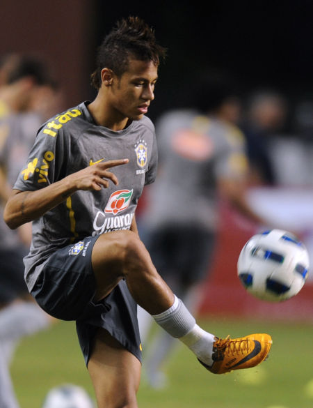 官方：国米前锋博尼当选意甲10月最佳新星（官宣：国米锋线小将博尼荣膺意甲10月最佳新秀）