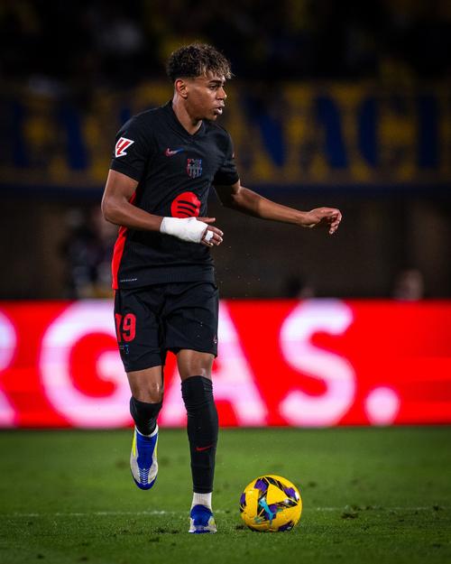 国安赛前训练人员齐整，达万、侯森跟队，乃比江“爆射”法比奥（国安赛前训练阵容齐整，达万、侯森随队，乃比江轰门考验法比奥）