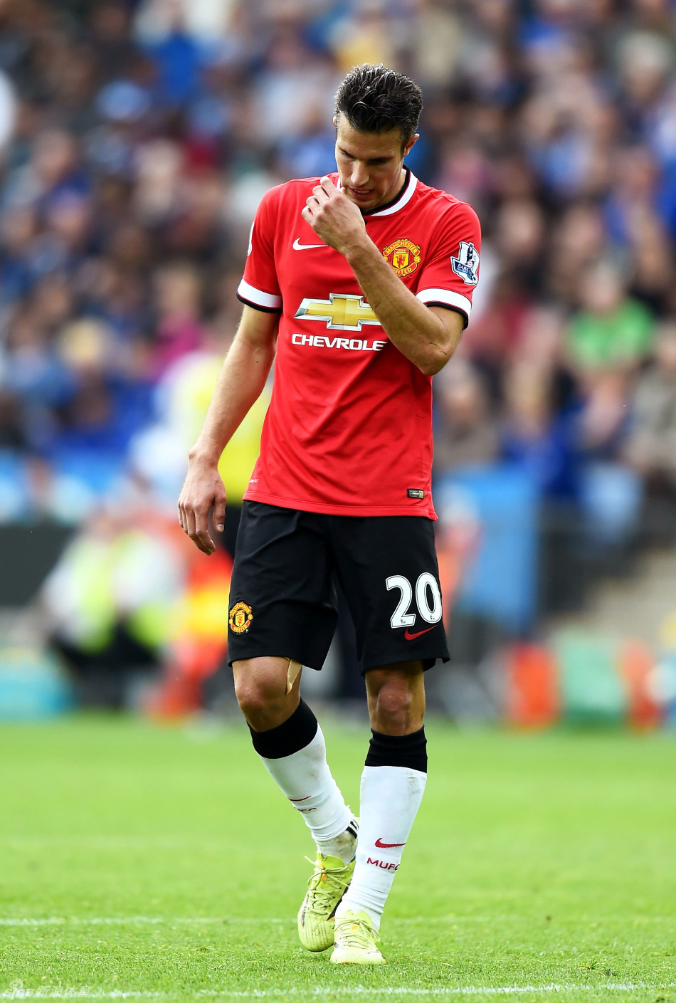 阿尔卡拉斯救球得分引热议，蒂亚福表情包成焦点（阿尔卡拉斯惊险救球掀热议，蒂亚福表情包抢镜）