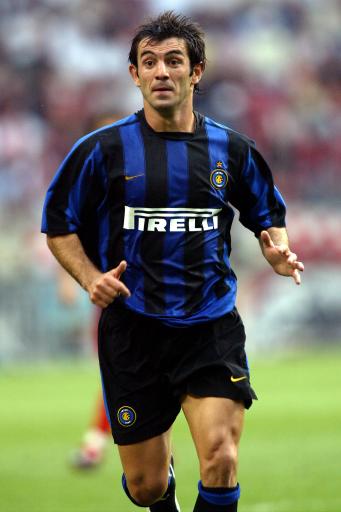 奥纳纳想回曼联遭拒绝，明夏或2000万转会沙特！要求加薪原因曝光（奥纳纳回归曼联无望：明夏或2000万转投沙特，加薪诉求缘由曝光）