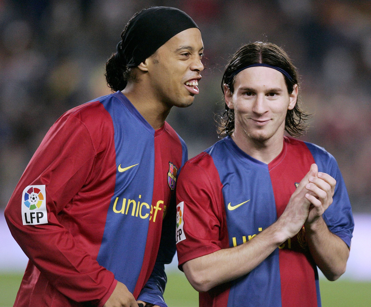 邓涵文因经济保障和新东家前景决定离开武汉三镇，加盟云南玉昆，成为球队核心球员。（因经济保障与前景考量，邓涵文告别武汉三镇，加盟云南玉昆担纲球队核心）