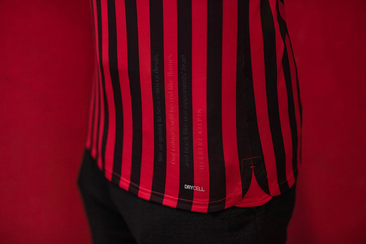 安浩鸣点评中国男排世锦赛表现，找到与世界强队差距（安浩鸣评析中国男排世锦赛：看清与世界豪强的差距）