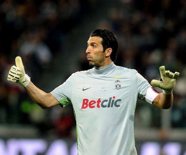 意甲官方：阿莱格里当选上月最佳主帅，率队3胜1平保持不败（意甲官方评选：阿莱格里获上月最佳教练，带队3胜1平延续不败）