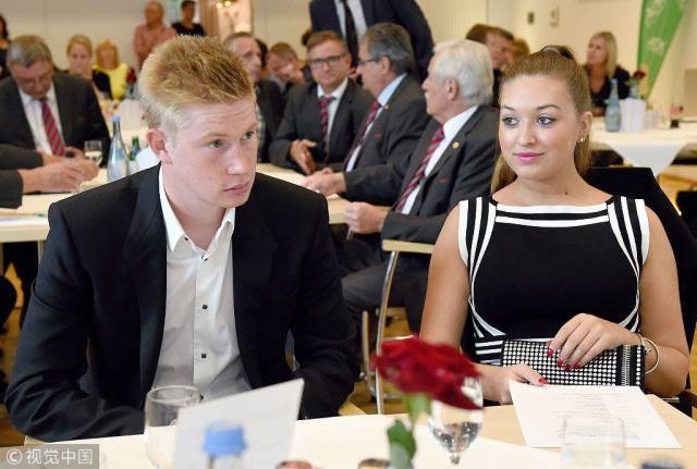 罗体：米兰冬窗寻找吉鲁式中锋，目前正评估菲尔克鲁格（罗体：米兰冬窗瞄准吉鲁型中锋，正考察菲尔克鲁格）