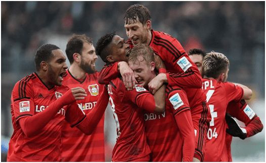 赛前发高烧，普利希奇比赛当天和球队会合并替补双响导演逆转（赛前高烧缠身，普利希奇赛日火线合流替补梅开二度导演逆转）