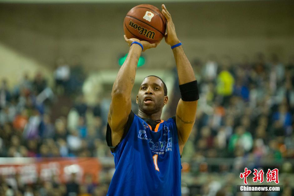 尽情挥洒着 尽情挥洒着